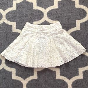Bebe Ivory Mini Skirt Size Small